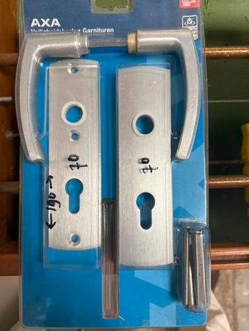 AXA Deurbeslag Nieuw in Verpakking beschikbaar voor biedingen