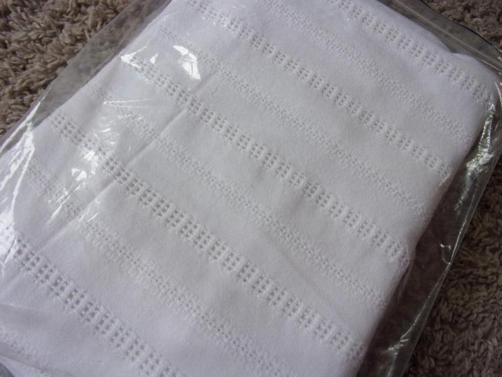 lap stof roomwit met werkje 100% dik katoen/2.55 mtr lang, Hobby en Vrije tijd, Stoffen en Lappen, Zo goed als nieuw, Katoen, 120 cm of meer