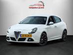 Alfa Romeo Giulietta 1.4 T Distinctive Airco 17 inch Cruise, Voorwielaandrijving, Gebruikt, 4 cilinders, Wit