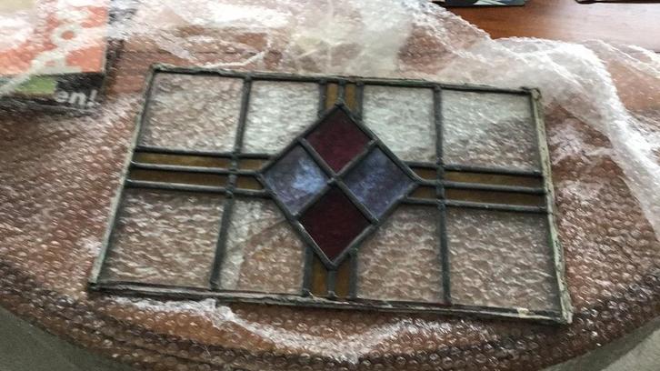 Oud glas in lood paneel (lichtbauw bordeaux en oker), Doe-het-zelf en Verbouw, Glas en Ramen, Gebruikt, Gevelraam of Ruit, Minder dan 80 cm