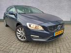 Volvo V60 T3 Momentum Dealer onderhouden | Lederen bekleding, Voorwielaandrijving, Blauw, Leder en Stof, Origineel Nederlands