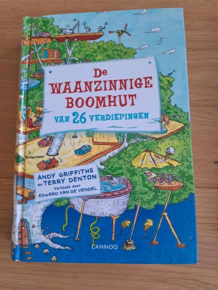 De waanzinnige boomhut van 26 verdiepingen 6.99 ipv €17.99, Boeken, Kinderboeken | Jeugd | onder 10 jaar, Zo goed als nieuw, Fictie algemeen