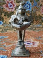 Mooi zwaar antiek brons tempelbeeldje uit India 12 cm., Ophalen of Verzenden