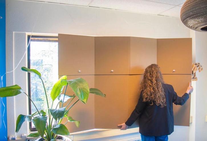 Karton voor raambekleding / tijdelijke gordijnen, Huis en Inrichting, Stoffering | Gordijnen en Lamellen, Gebruikt, 150 tot 200 cm