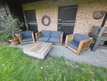 Eikenhouten tuinset  beschikbaar voor biedingen