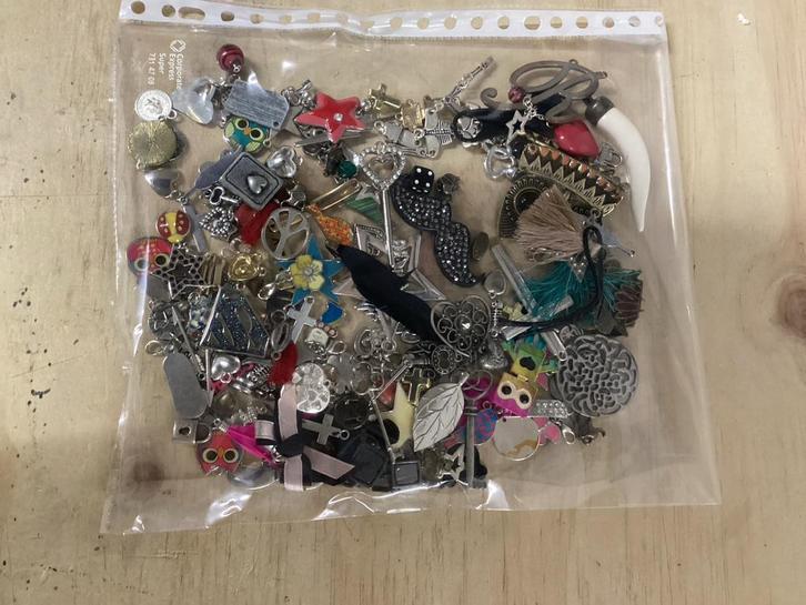 Grote verzameling bedels Diverse, sieraden maken, Sieraden, Tassen en Uiterlijk, Bedels, Gebruikt, Overige merken, Zilver, 4 bedels of meer