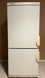 Good condition fridge and freezer, Ophalen, 200 liter of meer, Zo goed als nieuw, 140 tot 160 cm