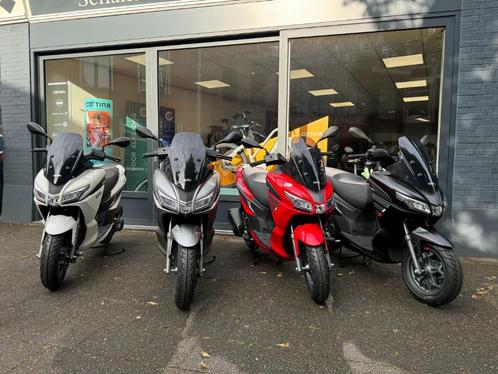 Ontvang nu €600 voordeel bij aankoop van een Aprilia SXR 50!, Fietsen en Brommers, Scooters | Aprilia, Nieuw, Overige modellen