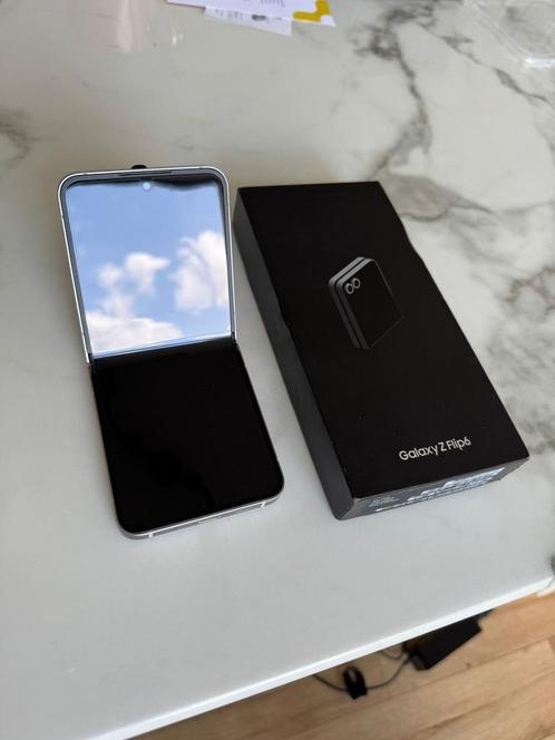 Samsung Galaxy Z Flip6, Telecommunicatie, Mobiele telefoons | Samsung, Zo goed als nieuw, Overige modellen, Android OS, 10 megapixel of meer