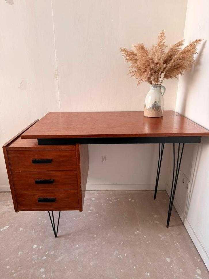 Tijsseling Nijkerk spinpoot bureau – vintage jaren ’60, Huis en Inrichting, Bureaus, Gebruikt, Bureau, Ophalen