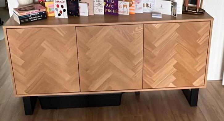 Visgraat dressoir kast, Huis en Inrichting, Kasten | Dressoirs, Zo goed als nieuw, 150 tot 200 cm, 25 tot 50 cm, Met deur(en)