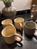4 grote bekers, Huis en Inrichting, Keramiek, Ophalen of Verzenden, Zo goed als nieuw, Overige stijlen