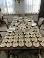 Uitgebreid Wedgwood Moss Rose servies (116 delen), Antiek en Kunst, Antiek | Servies compleet, Ophalen of Verzenden