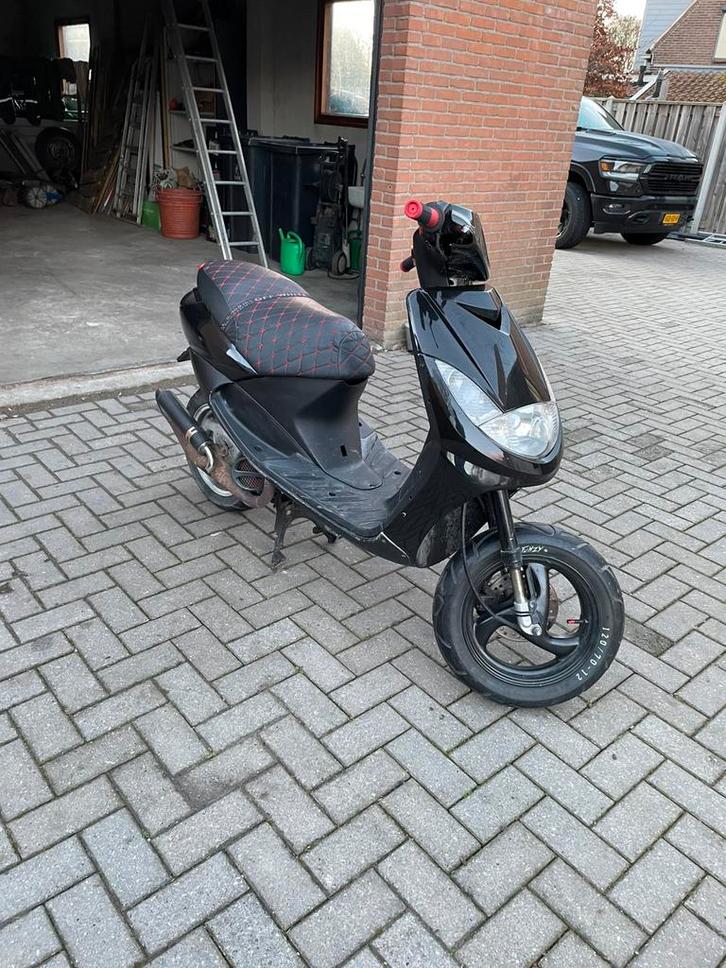 Viva city 70cc malossi, Fietsen en Brommers, Snorfietsen en Snorscooters, Zo goed als nieuw, Peugeot, Tweetakt, Ophalen of Verzenden