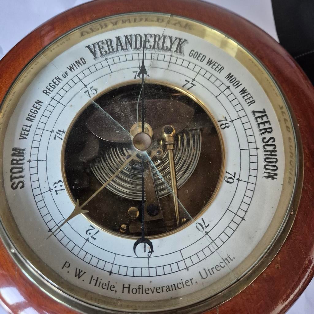 Oude Barometer - P.W. Hiele Hofleverancier Utrecht, Audio, Tv en Foto, Weerstations en Barometers, Ophalen of Verzenden, Gebruikt