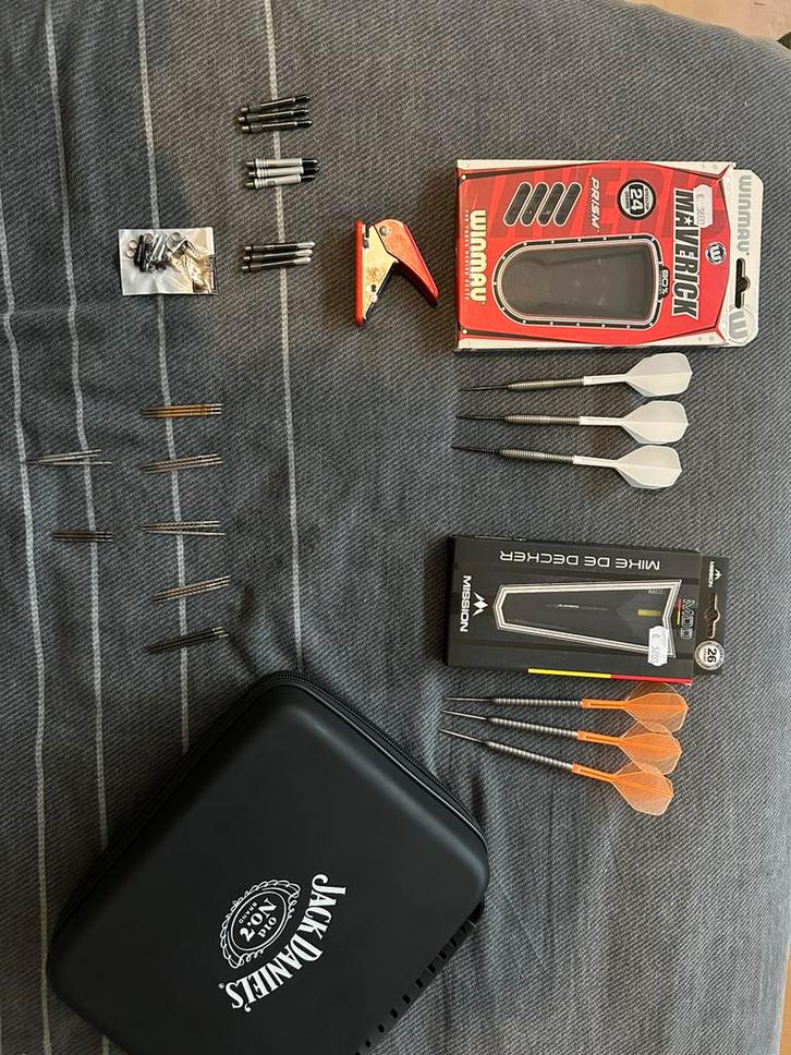 Darts + extra’s (zie beschrijving), Sport en Fitness, Darts, Zo goed als nieuw, Pijlen, Ophalen of Verzenden