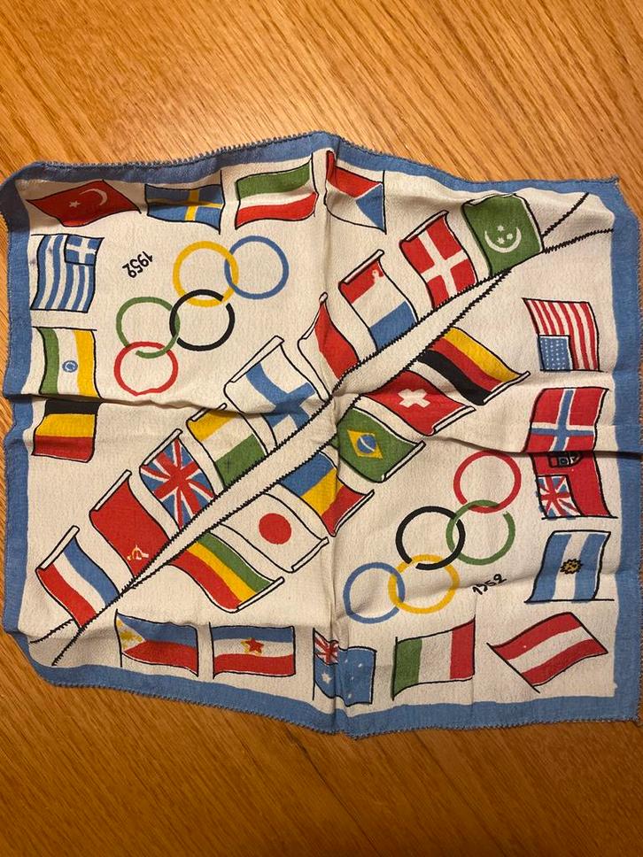 Vintage Olympische Spelen 1952 Zakdoek, Antiek en Kunst, Antiek | Kleden en Textiel, Ophalen of Verzenden