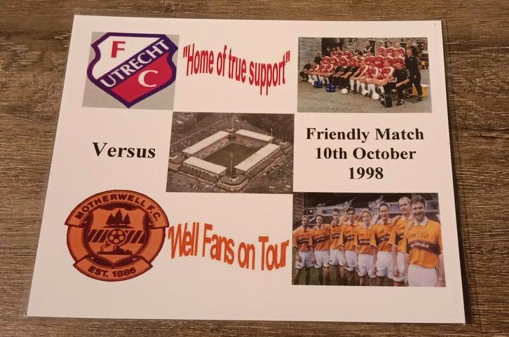 Fc Utrecht. Vriendschaps kaart geseald tussen FCU-Motherwell, Verzamelen, Sportartikelen en Voetbal, Zo goed als nieuw, Spelerskaart