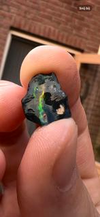 Zwart opaal Australie, Ophalen