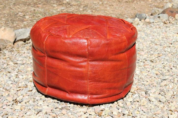 Brocante - Decoratieve Vintage poef!, Huis en Inrichting, Banken | Voetenbanken en Poefen, Gebruikt, Minder dan 50 cm, Minder dan 50 cm