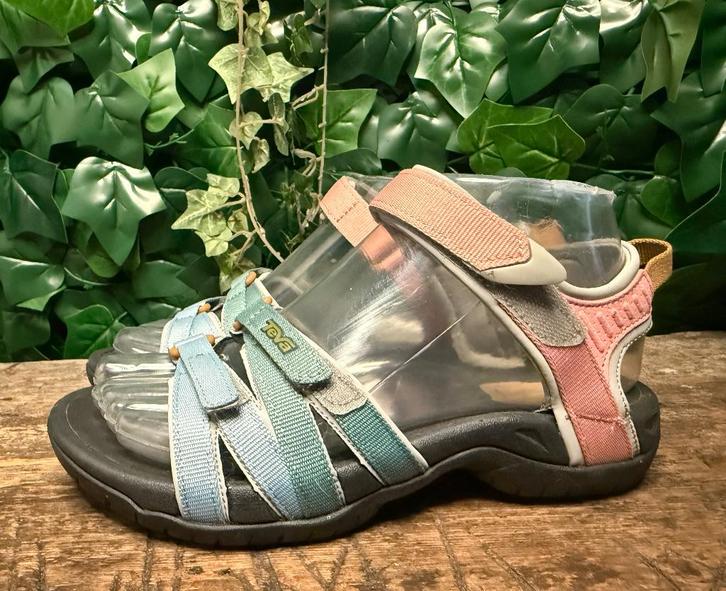 Nieuwe sandalen van Teva maat 36, Kleding | Dames, Schoenen, Nieuw, Sandalen of Muiltjes, Overige kleuren, Ophalen of Verzenden