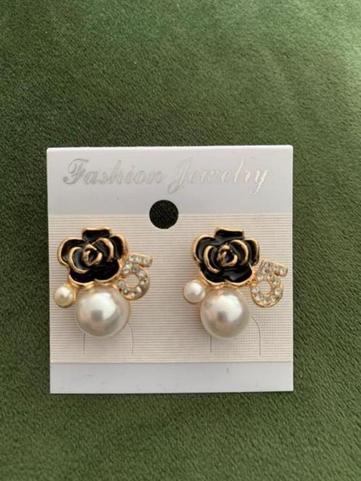 Mooie ROZEN Oorknopjes! CADEAUTIP van SINT!, Sieraden, Tassen en Uiterlijk, Oorbellen, Nieuw, Knopjes of Stekers, Overige materialen