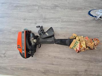Buitenboord motor boot beschikbaar voor biedingen