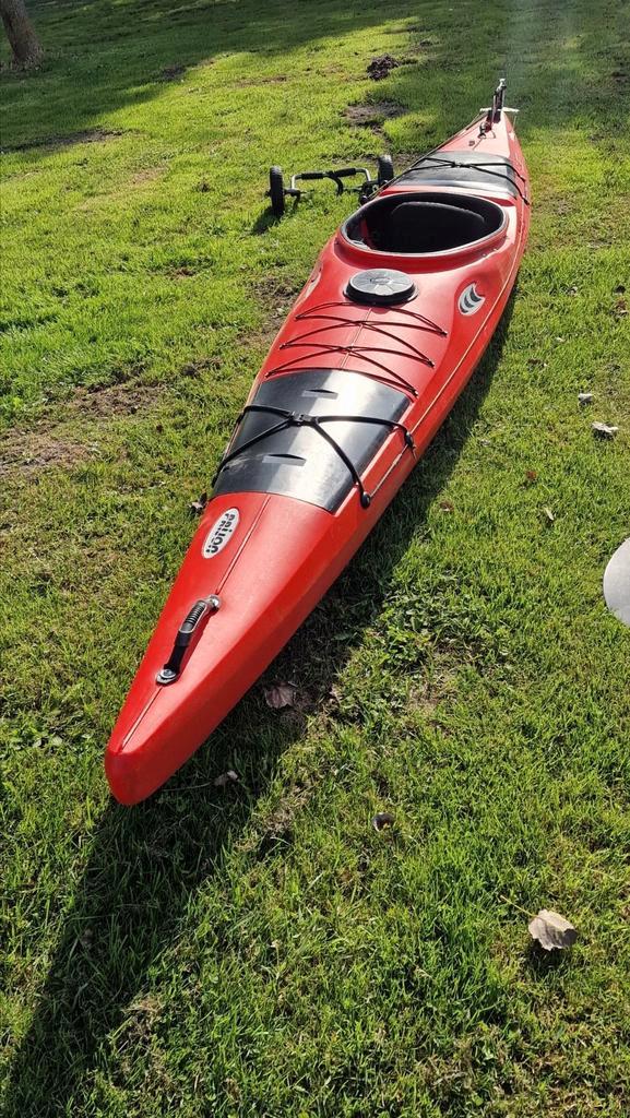 Prijon enduro 455 Kajak met roer spatzeil kar en peddels, Watersport en Boten, Kajaks, Zo goed als nieuw, 1-persoons, Ophalen