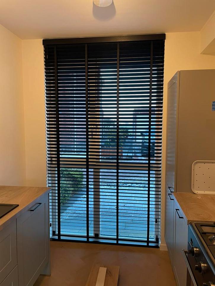 Bamboe zwarte jaloezi van Mr. Jealousy (nieuw in doos), Huis en Inrichting, Stoffering | Gordijnen en Lamellen, Nieuw, Zwart, Ophalen