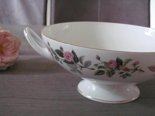 Wedgwood Hathaway Rose Groente Schaal op Voet, Huis en Inrichting, Keuken | Servies, Zo goed als nieuw, Schaal of Schalen, Wedgwood