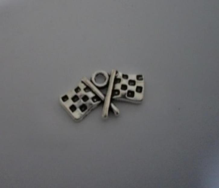 Kettinghanger vlaggen racing, Sieraden, Tassen en Uiterlijk, Kettinghangers, Nieuw, Overige materialen, Zilver, Verzenden