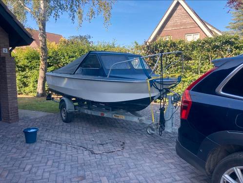 Beekman Kajuit boot met 25 pk bbm Mercury en trailer, Watersport en Boten, Motorboten en Motorjachten, Zo goed als nieuw, Polyester