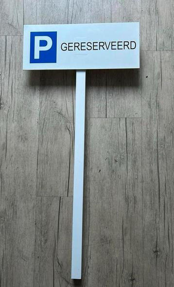 Bord  P GERESERVEERD 5x beschikbaar voor biedingen