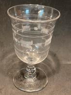 Antiek wijnglas met sierrand (060724), Ophalen of Verzenden