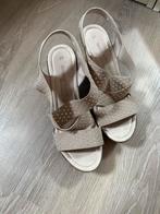 Marco Tozzi sandalen met steentjes en sleehak, Beige, Marco Tozzi, Zo goed als nieuw, Sandalen of Muiltjes