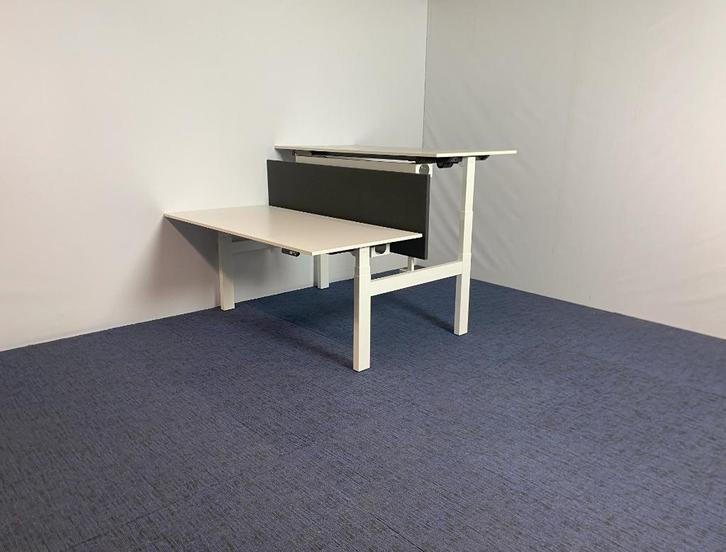 Bench zit/sta bureau Ahrend Balance (elektrisch), 160 x 170, Huis en Inrichting, Bureaus, Gebruikt, Stabureau, Elektrisch, In hoogte verstelbaar