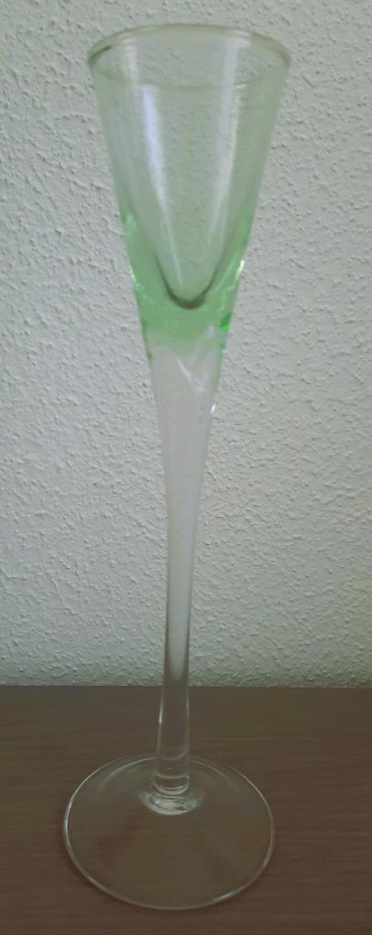 oud groen likeurglas, Verzamelen, Glas en Borrelglaasjes, Zo goed als nieuw, Borrel- of Shotglas, Ophalen of Verzenden