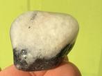 Toermalijn in kwarts broekzaksteen mineralen C, Ophalen of Verzenden, Mineraal