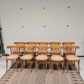 10 x antieke cafe thonet stoelen en 2 x tafels mancave sets  beschikbaar voor biedingen