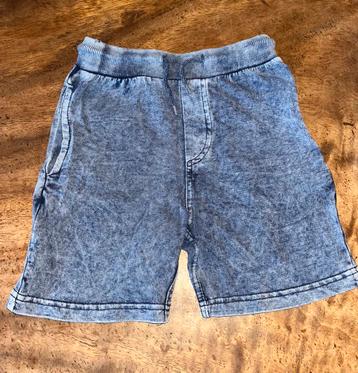 Korte broek mt 110-116 denim look beschikbaar voor biedingen
