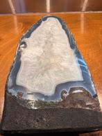 Witte Amethist Geode met Blauw Agaat 14kg 42cm, Verzamelen, Mineralen en Fossielen, Ophalen of Verzenden, Mineraal