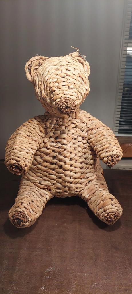 Grote vintage teddybeer van gevlochten waterhyacint, Verzamelen, Beren en Cherished Teddies, Gebruikt, Ophalen of Verzenden