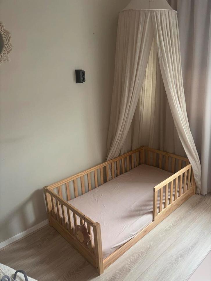 Petit Amelie Montessori Vloerbed 70x140, Kinderen en Baby's, Kinderkamer | Bedden, Zo goed als nieuw, 140 tot 160 cm, 70 tot 85 cm