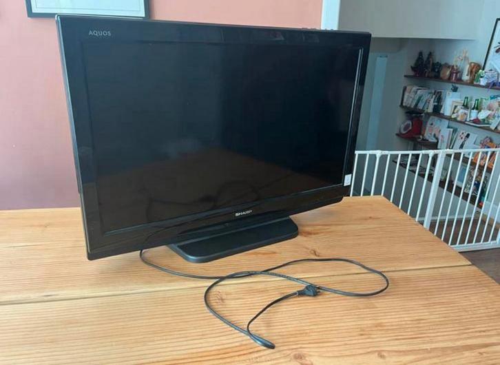 Goedwerkende Sharp Aquos televisie, Audio, Tv en Foto, Televisies, Zo goed als nieuw, 100 cm of meer, Sharp, 50 Hz, Ophalen