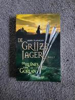De grijze jager 1 - de ruïnes van Gorlan (John Flanagan), Boeken, Fantasy, John Flanagan, Ophalen of Verzenden, Zo goed als nieuw