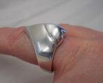 Zilveren modernist ring met hart maat 19 nr.306
