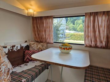 gepimpte  retro / vintage T.E.C. caravan inclusief voortent beschikbaar voor biedingen