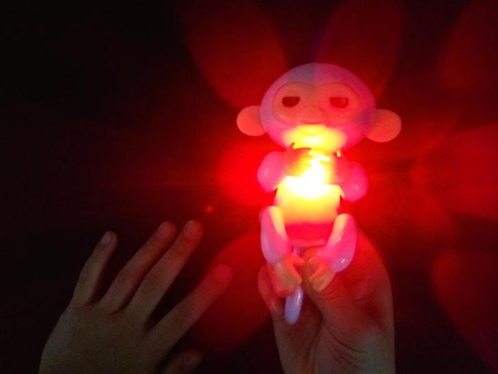 Lichtpaars Fingerling aapje met blauwe haartjes [B - 157], Kinderen en Baby's, Speelgoed | Overig, Nieuw, Jongen of Meisje, Ophalen