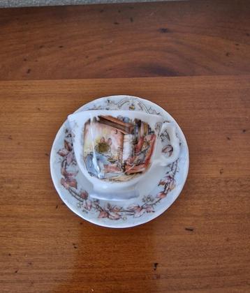 Royal Doulton Brambly Hedge miniatuur Winter kop en schotel beschikbaar voor biedingen