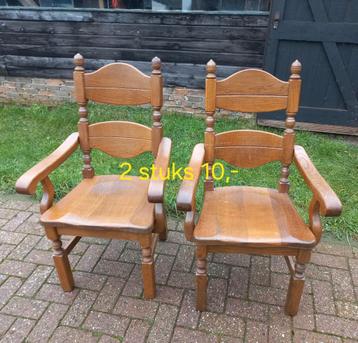Stoelen 2 stuks beschikbaar voor biedingen